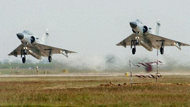 印度利用演习掩护不宣而战巴基斯坦发威击落印度“阵风”战机